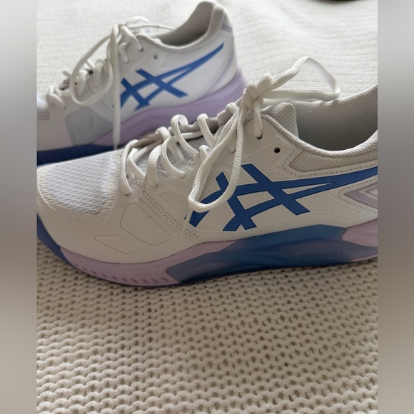 ASICS gel challenger blue and white shoes.Good for tennis or Pickel ball size 10 - Picture 1 of 9